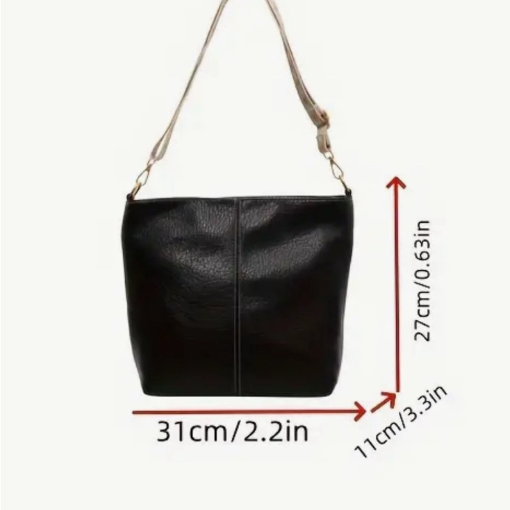 BLACK SHOULDER PURSE WITH STRAP f